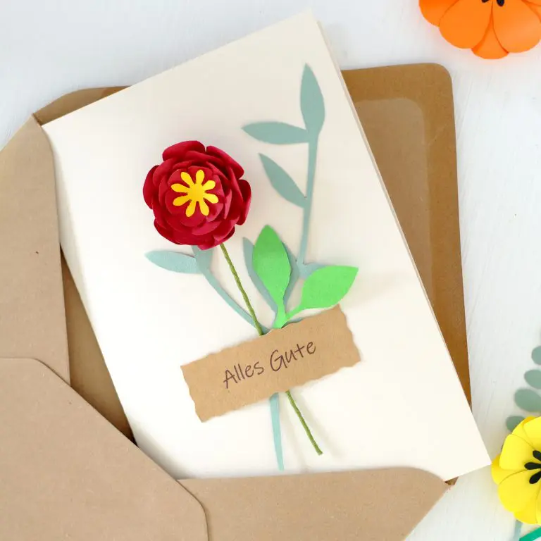 Folded card with paper flowers