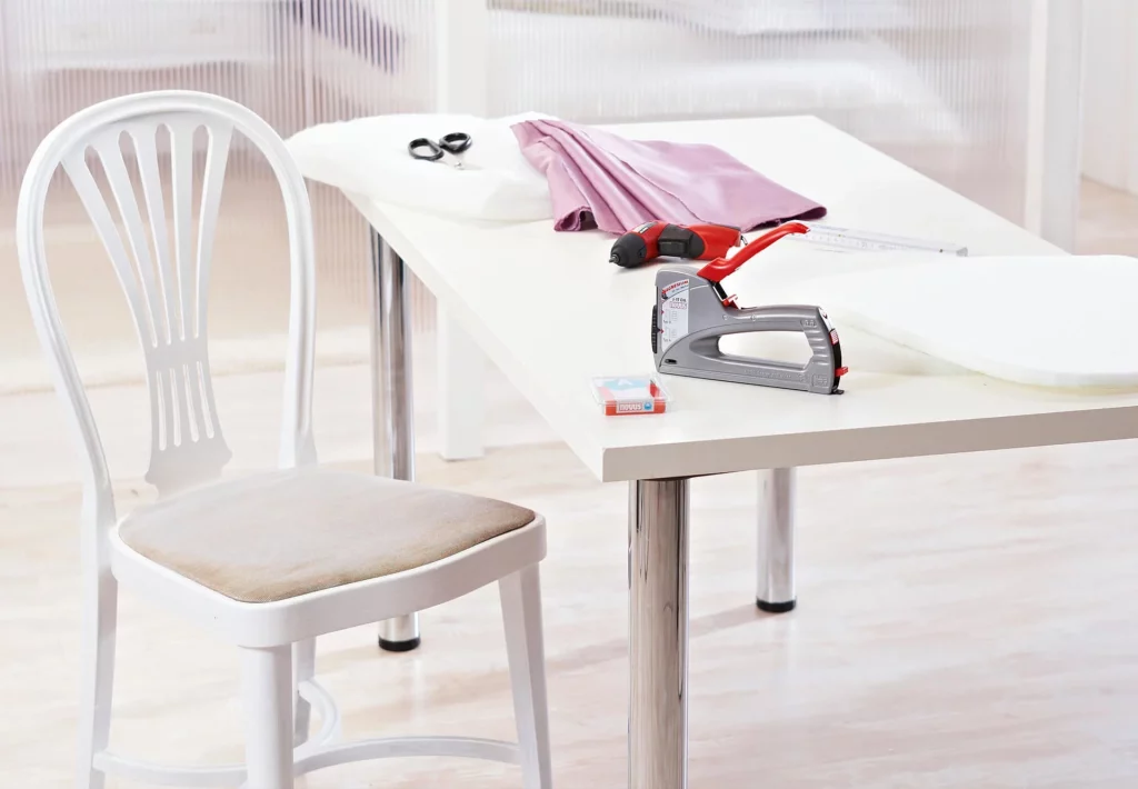 Atelier Make it : retapisser une chaise