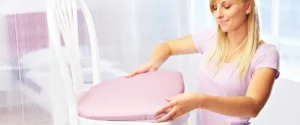 Restaurer des chaises : retapisser et rembourrer