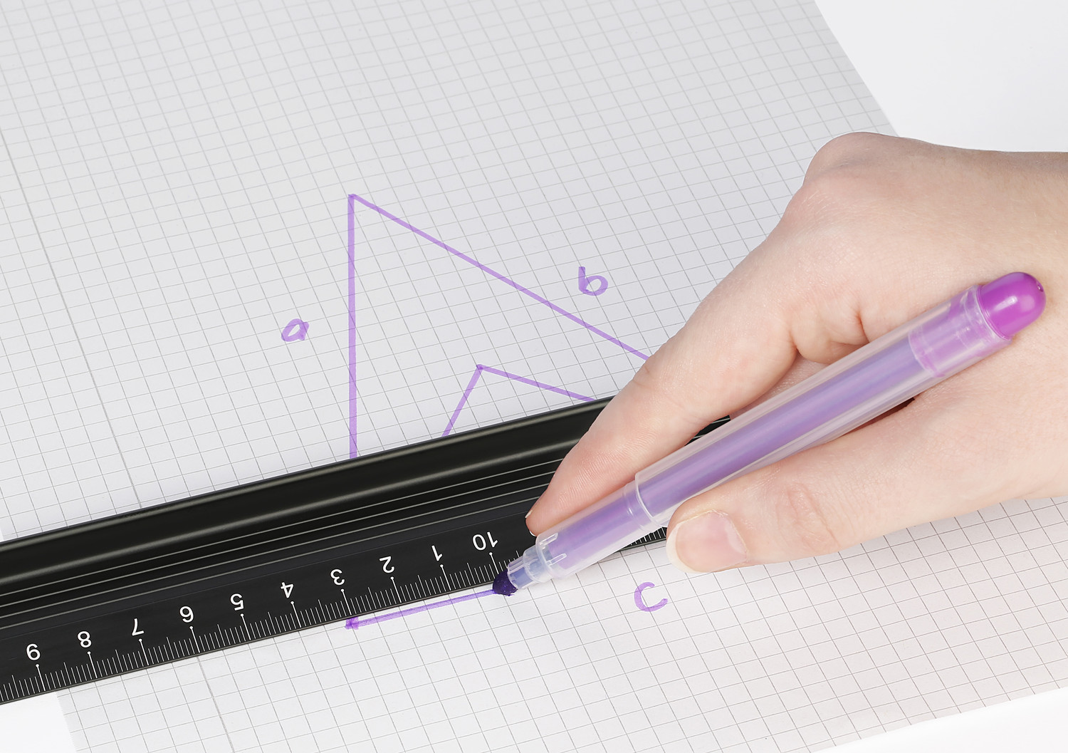 Raised ridge ensures clean lines and prevents ink from running or smearing.