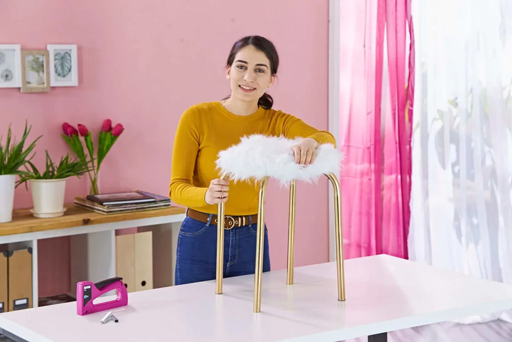 Design your own easy fur stool